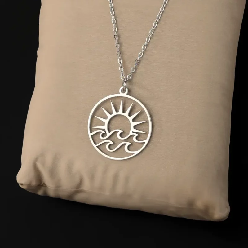 Collier pendentif femme vagues et soleil