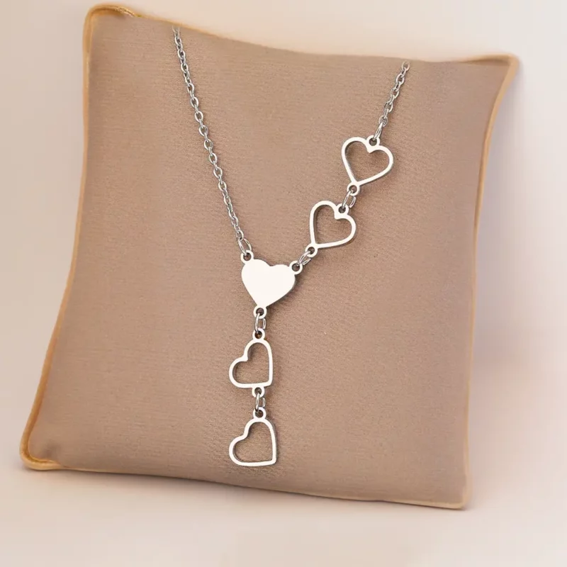 Collier femme charme de cœur en cascade acier